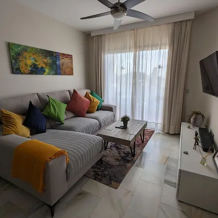 Crown With Sea View Apartment *